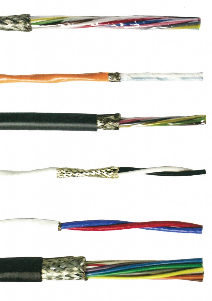 シュロニガージャパン、これまで手作業に頼っていた多芯シールドケーブルの加工工程を機械化する業界初の卓上加工機「ShieldCut 8100」を