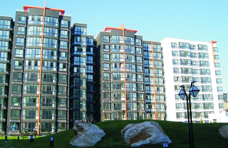 SABICイノベーティブプラスチックスのGeloy* XTW樹脂を採用したZhongcai Profiles社製窓枠