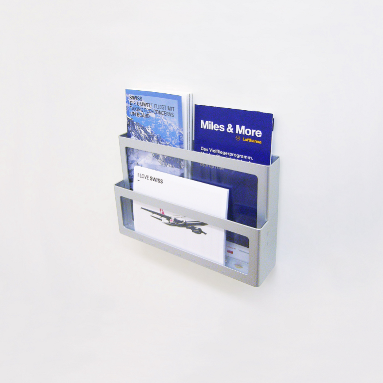 SABICイノベーティブプラスチックスのLexan* F2000Aシートを使って作られた機内誌収納用ラック