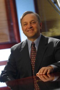 新しく社長兼CEOに就任したバミ・バスタニ（Dr.）