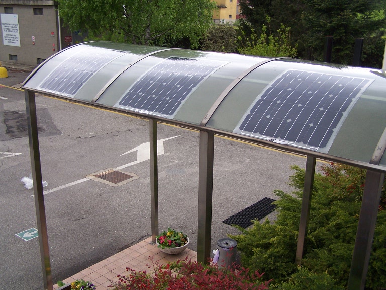 SABICとSolbian両社のコラボレーションによって実現したLexan* BIPVパネルは、屋根、クラッディング、窓の用途に最適