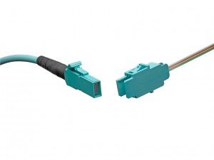 MXC™コネクター付き高速シリコンフォトニクスアクティブ光製品