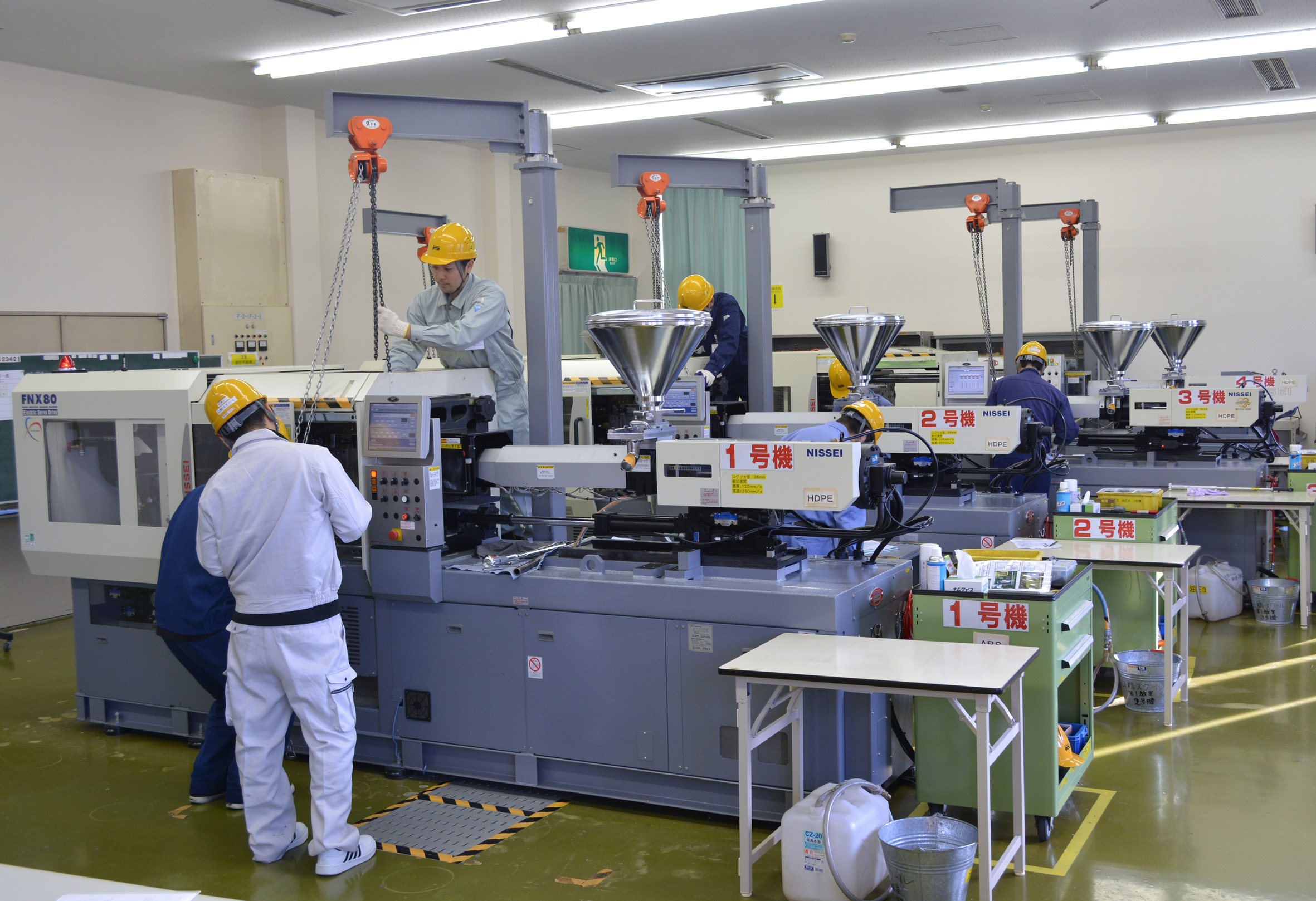 成形入門コースの実習風景