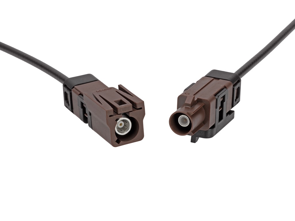 IP69Kの防水性能で車載用途に適した防水型FAKRAコネクターシステムを発表