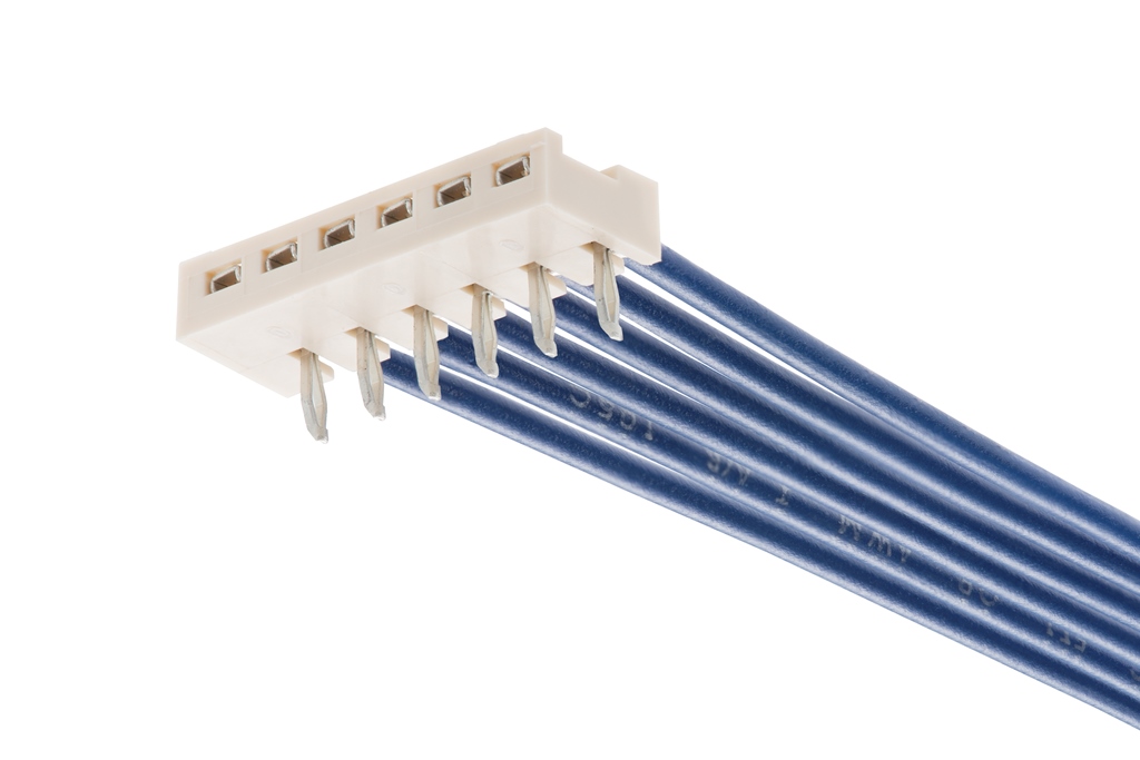 自動車機器および産業用アプリケーション向けボードインコネクターを発表