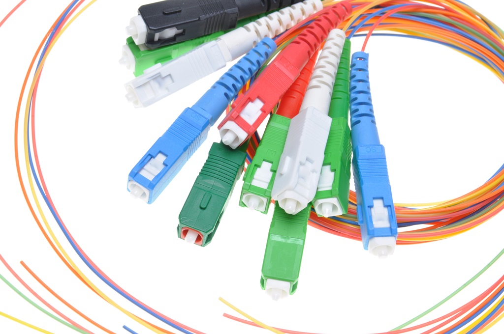 SABIC_着色可能な高流動性ULTEM強化グレードを発表